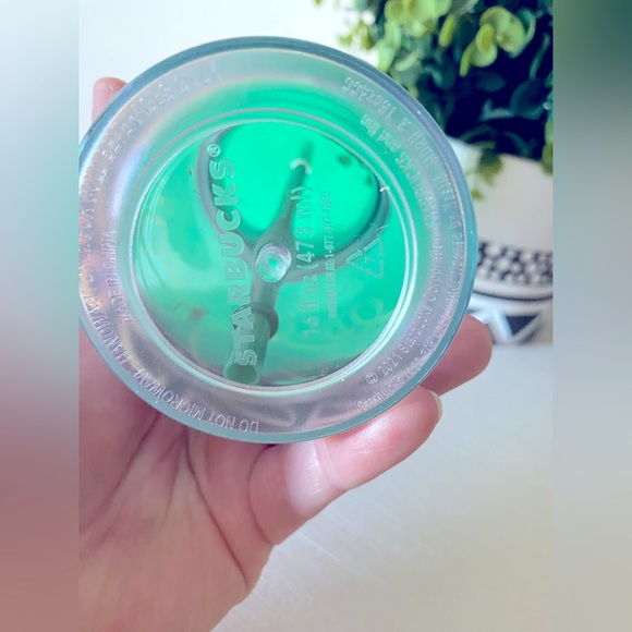 Starbucks Gift Green Cold Cup Tumbler Acrylic Cold Cup with Straw & Lid 16oz - Picture 3 of 6